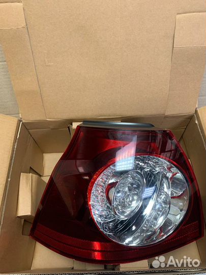 Фонарь левый наружн.\ VW Golf V 03-0 44119b2lue
