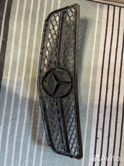 Решетка радиатора mercedes w204 amg
