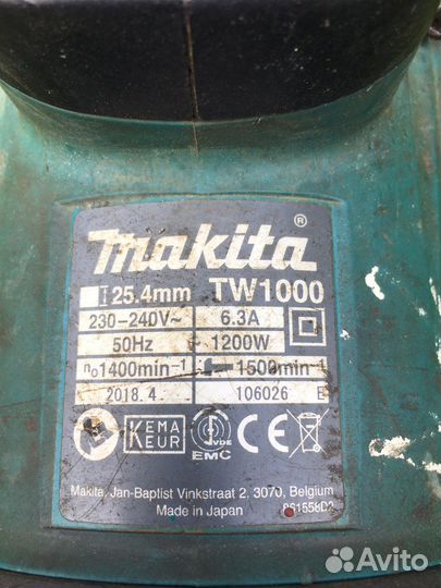 Гайковерт электрический ударный makita TW1000