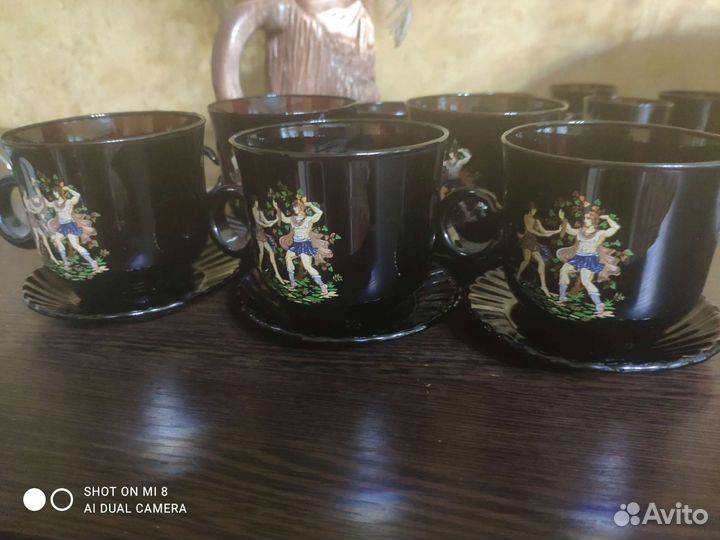 Чашки с блюдцами