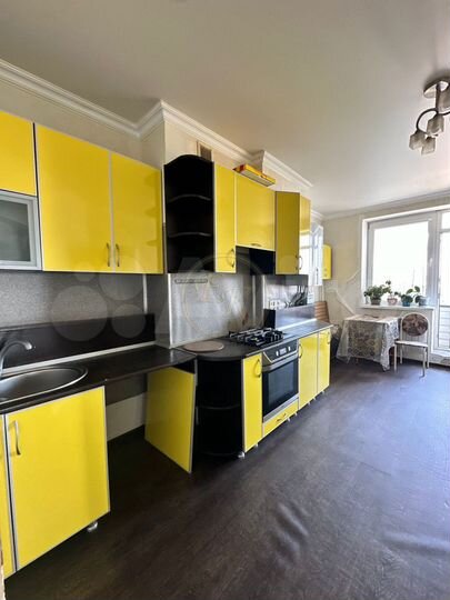 3-к. квартира, 100 м², 10/10 эт.