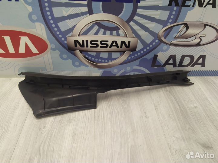 Накладка порога внутренняя nissan almera G15 Прав