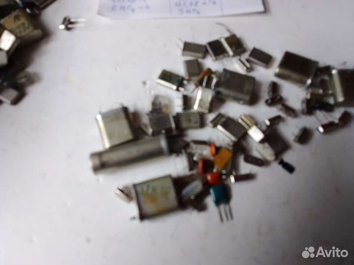 Кварцевые резонаторы,фильтры.Часовые кварцы