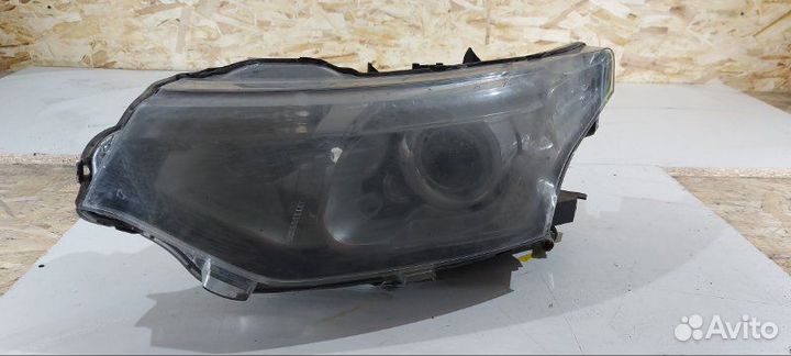 Фара ксеноновая передняя левая Mitsubishi