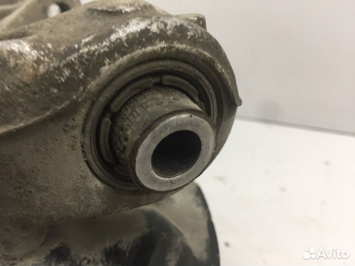 Кулак поворотный задний левый (Volkswagen Passat)