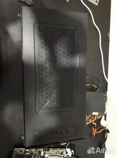 Корпус с закаленным стеклом