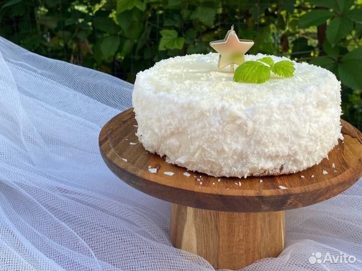 Тортовница, фруктовница из дерева акации