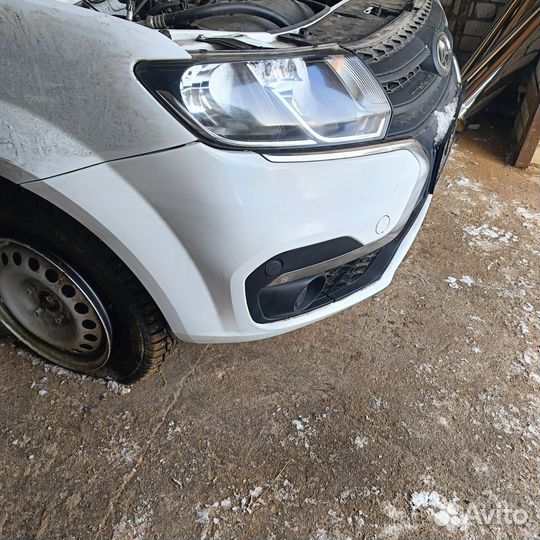 Передняя правая фара LADA largus FL 2023