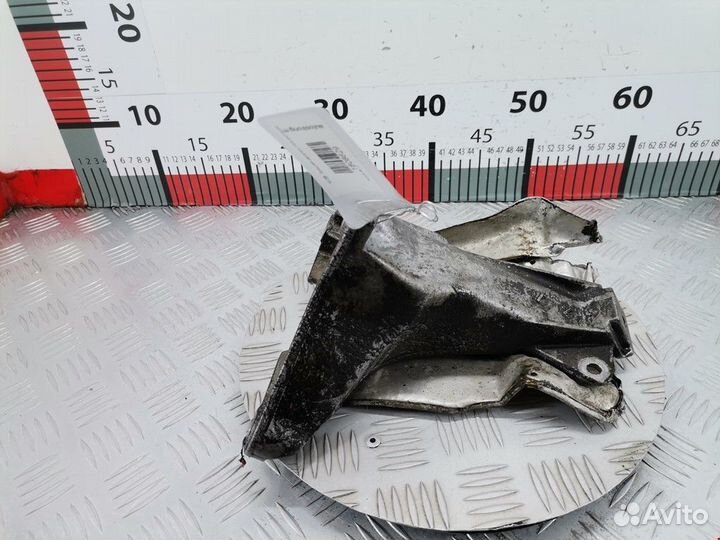 Кронштейн двигателя Audi A4 B6 2005