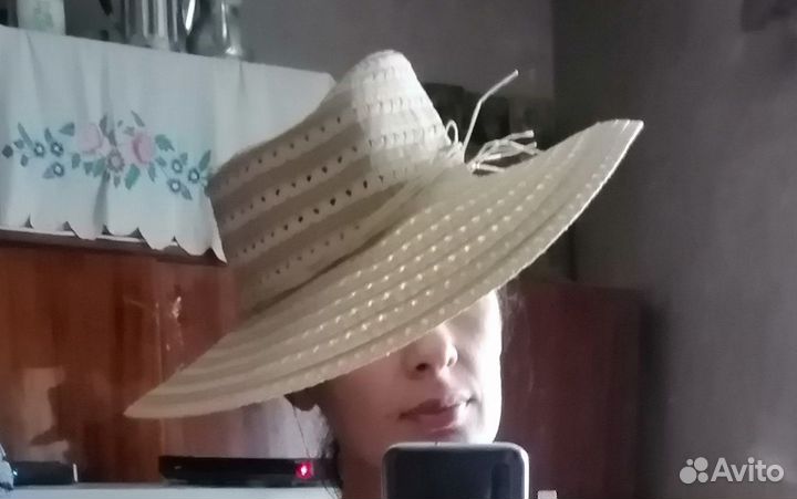 Шляпка соломенная