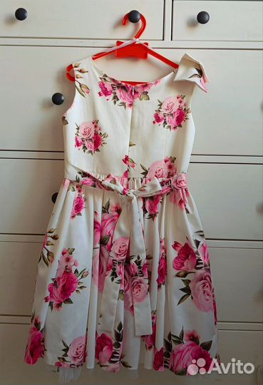 Нарядное платье для девочки на рост 140