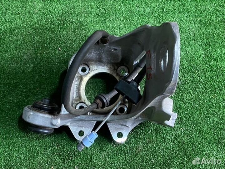 Кулак задний правый Bmw X5 E70