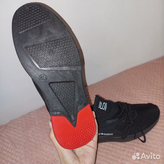 Кроссовки легкие черные 43 размер