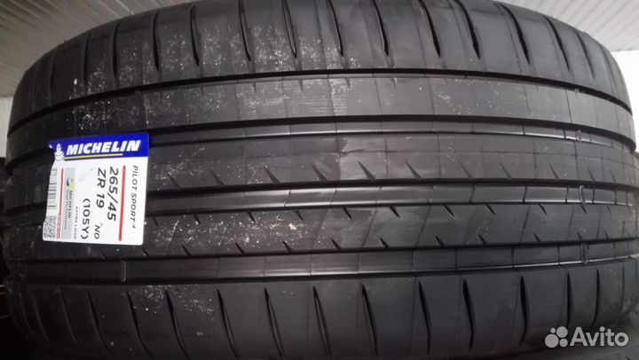 Michelin Pilot Sport 4 265/45 R19 105Y