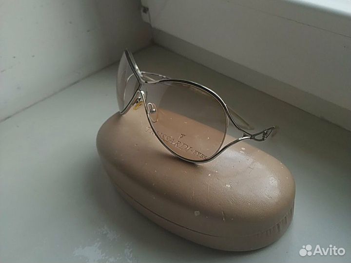 Очки солнцезащитные