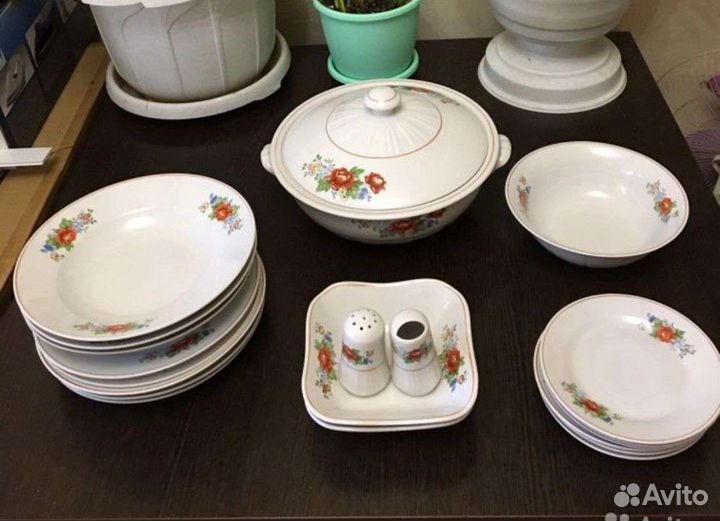 Посуда СССР из серванта разная