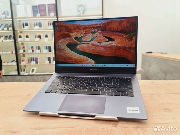 Ноутбук Honor magicbook 14/Ryzen 5+8gb/SSD512gb