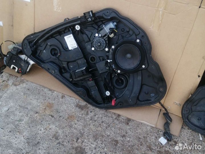 Стеклоподъемник задний левый Hyundai Sonata