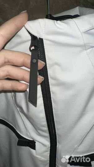 Горнолыжная куртка peak performance