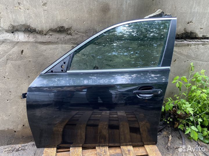 Передняя левая дверь BMW e60