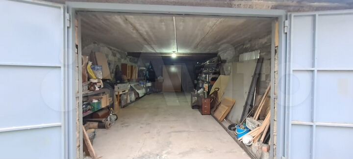 Гараж, > 30 м²