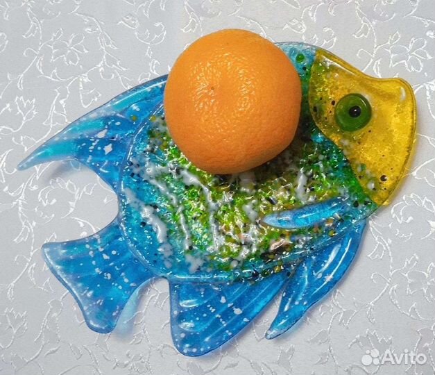 Тарелки и блюдца