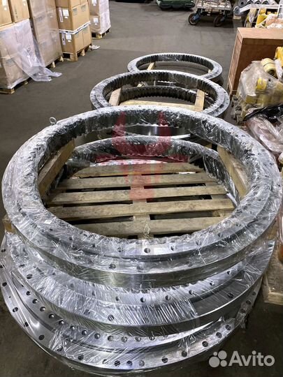 Опорно-поворотный круг Hitachi ZX280LCH-3 9245728