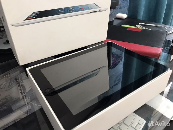 iPad (4-го поколения, Wi-Fi + Cellular, MM)