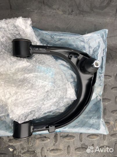 Рычаг верхний Lexus lx