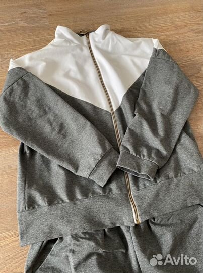 Спортивный костюм женский