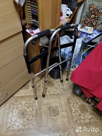 Ходунки для взрослых шагающие