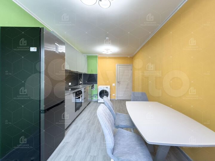 2-к. квартира, 54 м², 3/13 эт.