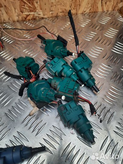 Датчик стоп сигнала для VAG VW Audi Skoda