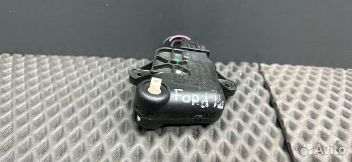 Моторчик заслонки печки Ford Ka 2000