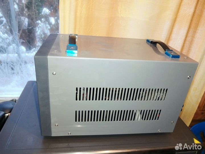 Стабилизатор напряжения