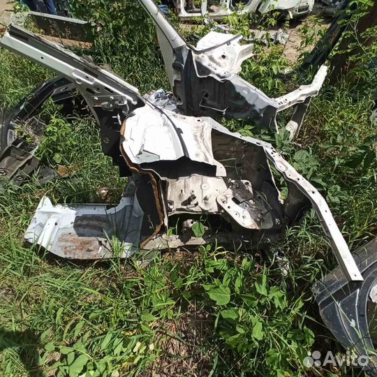 Лонжерон Toyota Town Ace Noah (Тойота Таун Айс Ноа