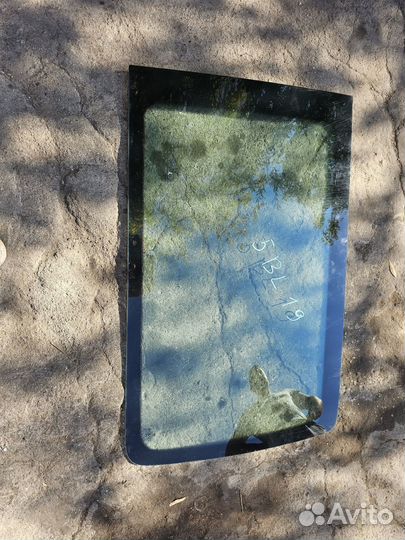 Стекло кузовное Volkswagen Transporter T5