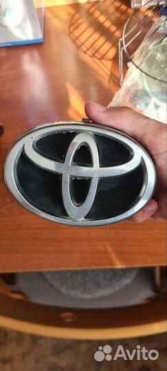Эмблема toyota