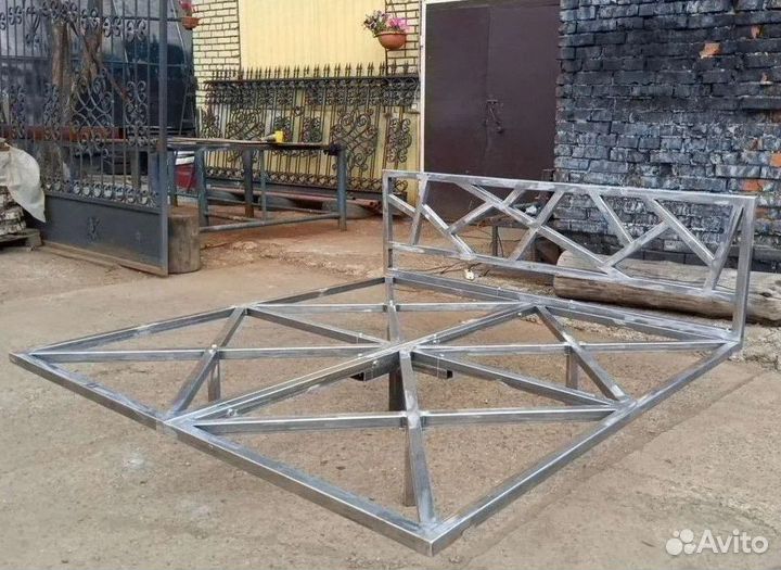 Двуспальная кровать лофт металлическая