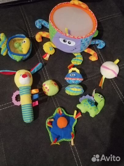 Развивающие игрушки- погремушки