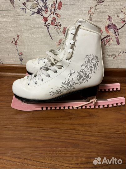 Коньки фигурные женские 40 размер
