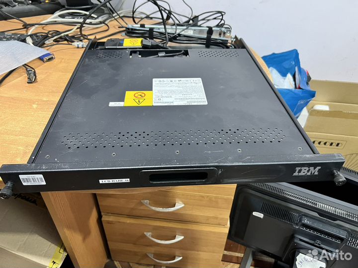 Консоль KVM IBM 1723-HC1 (1723-19x)