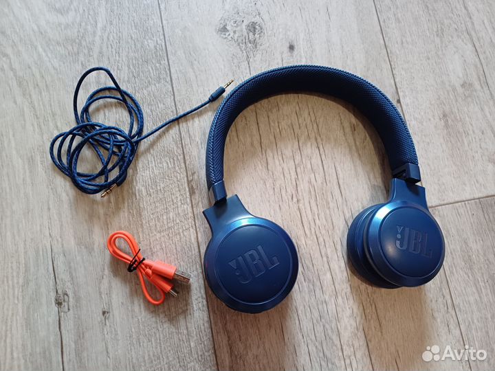 Беспроводные наушники jbl live 460 nc