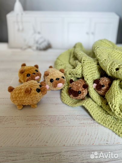 Мопс вязаная игрушка