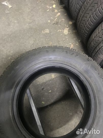 Goodyear UltraGrip 500 215/70 R16