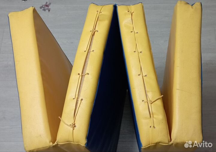 Мат гимнастический складной