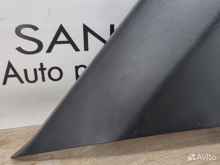 Накладка задней стойки задняя левая Bmw X5 Рест