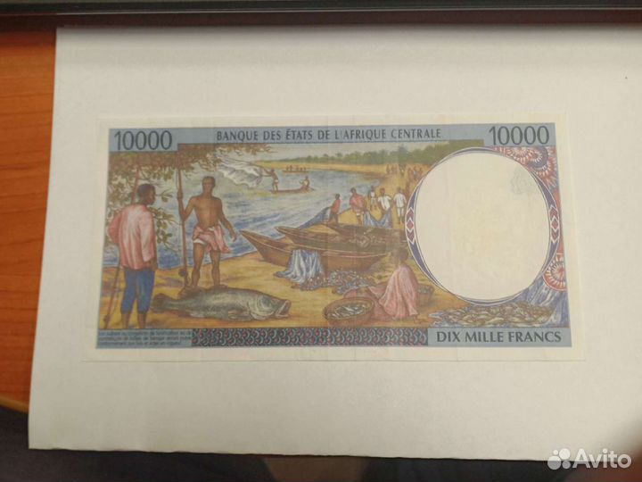 Банкнота Ценральная африка чад 10000 франков