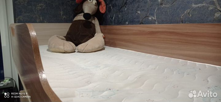 Уголок школьника с кроватью и шкафом, бу