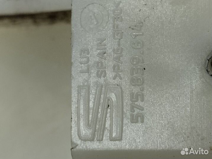 Направляющая стекла(задняя правая) (Skoda Karoq)